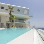 Апартаменти Vivi Homes - Nova Pool, Terrace & Sea View Фуенхірола