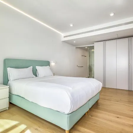 Vivi Homes - Nova Pool, Terrace & Sea View فوينخيرولا