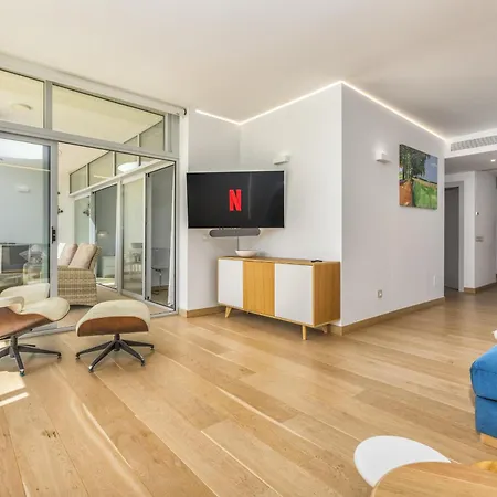 דירה Vivi Homes - Nova Pool, Terrace & Sea View