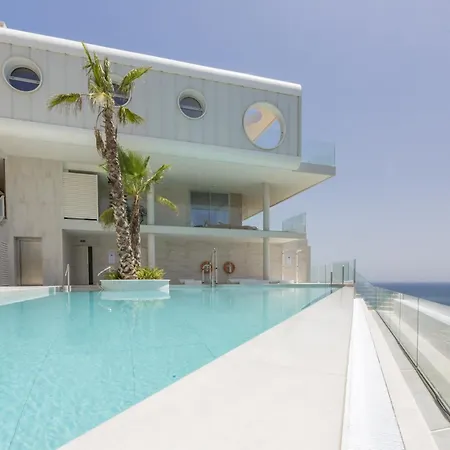 Vivi Homes - Nova Pool, Terrace & Sea View דירה פואנגירולה