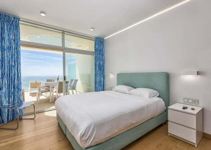 Vivi Homes - Nova Pool, Terrace & Sea View شقة *