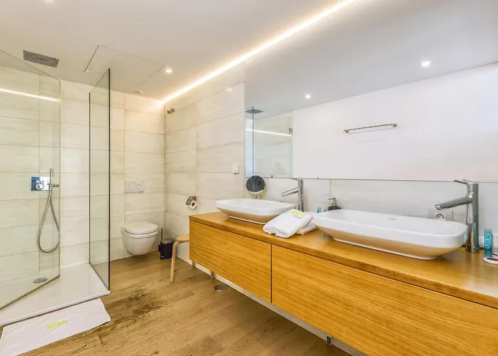 شقة Vivi Homes - Nova Pool, Terrace & Sea View فوينخيرولا