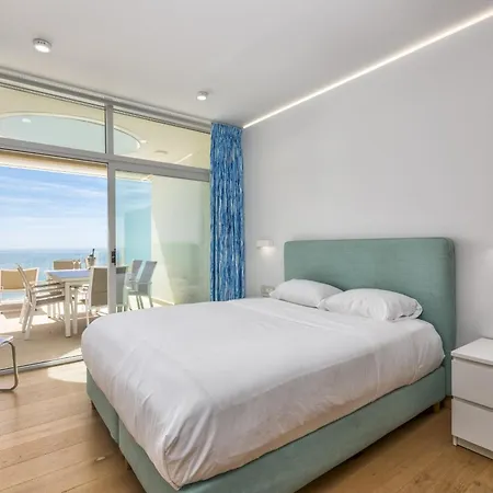Vivi Homes - Nova Pool, Terrace & Sea View Lägenhet *