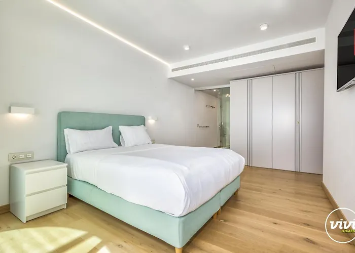 Vivi Homes - Nova Pool, Terrace & Sea View Фуэнхирола