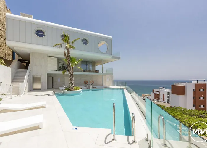 Апартаменты Vivi Homes - Nova Pool, Terrace & Sea View Фуэнхирола