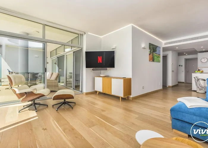 Апартаменты Vivi Homes - Nova Pool, Terrace & Sea View