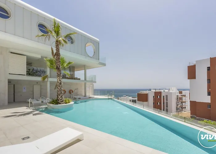 Апартаменты Vivi Homes - Nova Pool, Terrace & Sea View Фуэнхирола