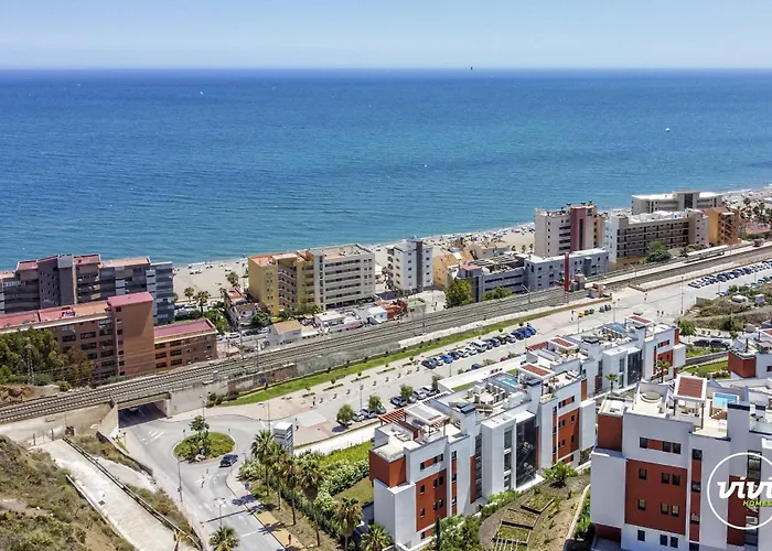 Vivi Homes - Nova Pool, Terrace & Sea View Фуэнхирола